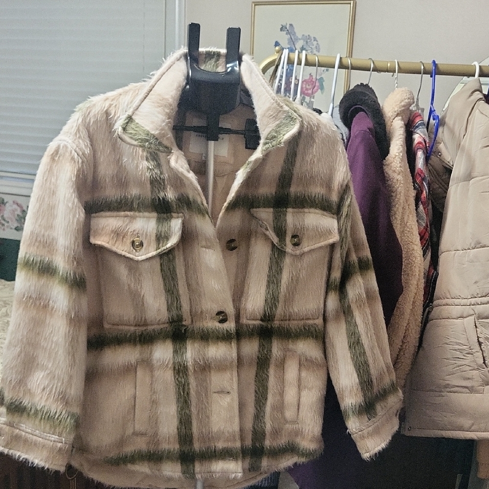 American Eagle Plaid Cozy Shacket. Oversized Small